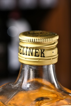 R. Jelinek Slivovice Bohemia Honey - ликер Сливовица Богемский мед 0.7 л