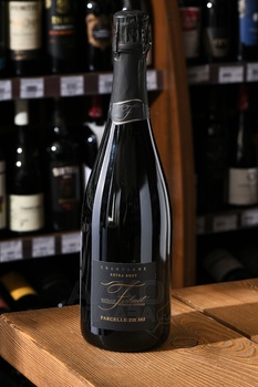 Nathalie Falmet Cuvee ZH 303 - шампанское Натали Фальме Кюве ЗетАш 303 0.75 л белое экстра брют в п/у