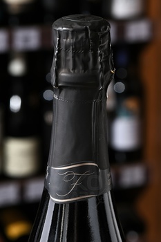 Nathalie Falmet Cuvee ZH 303 - шампанское Натали Фальме Кюве ЗетАш 303 0.75 л белое экстра брют в п/у