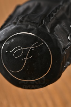 Nathalie Falmet Cuvee ZH 303 - шампанское Натали Фальме Кюве ЗетАш 303 0.75 л белое экстра брют в п/у