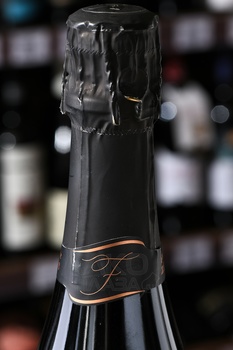 Nathalie Falmet Cuvee ZH 318 - шампанское Натали Фальме Кюве ЗетАш 318 0.75 л белое экстра брют в п/у