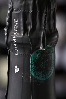 Nathalie Falmet Cuvee ZH 318 - шампанское Натали Фальме Кюве ЗетАш 318 0.75 л белое экстра брют в п/у