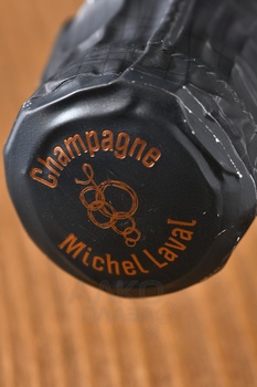 Champagne Michel Laval Tradition - шампанское Шампань Мишель Лаваль Традисьон 0.75 л белое брют