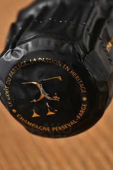 Champagne Perseval-Farge К. de Reserve - шампанское Шампань Персеваль-Фарж К. де Резерв 2020 год 0.75 л белое брют