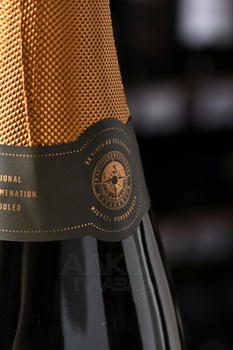 Schloss Gobelsburg Blanc de Blancs Niederosterreich - вино игристое Шлосс Гобельсбург Блан де Блан Нидеростеррайх 0.75 л белое брют