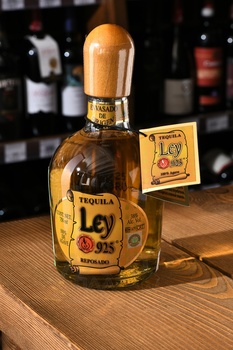Ley 925 Reposado - текила Лей 925 Репосадо 0.75 л