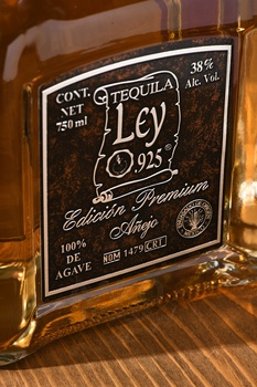 Ley 925 Anejo Premium - текила Лей 925 Аньехо Премиум 0.75 л