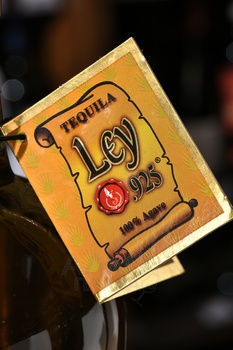 Tequila Ley 925 Reposado 100% Blue Agave - текила Лей 925 Репосадо 1.75 л 100% Голубая Агава
