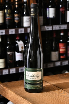 Nikolaihof Wachau Ried Im Weingebirge Gruner Veltliner Smaragd - вино Вахау Николайхоф Рид Им Вайнгебирге Грюнер Вельтлинер Смарагд 0.75 л белое сухое