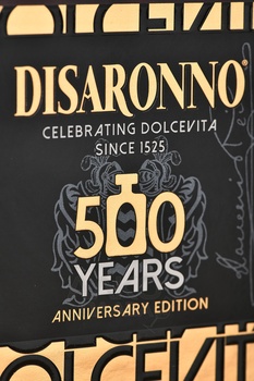 Disaronno Amaretto - ликер Диссаронно Амаретто 0.7 л