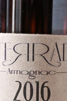Laterrade Bas Armagnac Brut de Fut 2016 - арманьяк Латеррад Ба-Арманьяк Брют де Фут 2016 год 0.7 л