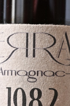 Laterrade Bas Armagnac Brut de Fut 1982 - арманьяк Латеррад Ба-Арманьяк Брют де Фут 1982 год 0.7 л