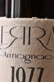 Laterrade Bas Armagnac Brut de Fut 1977 - арманьяк Латеррад Ба-Арманьяк Брют де Фут 1977 год 0.7 л