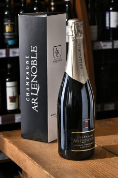 Champagne AR Lenoble Bisseuil Premier Cru Blanc de Noirs Millesime - шампанское Блан де Нуар Бисей Премье Крю Миллезим АР Ленобль 0.75 л белое экстра брют в п/у
