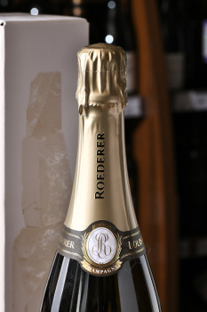 Louis Roederer Collection 246 - шампанское Луи Родерер Коллексьон 246 0.75 л белое брют в п/у