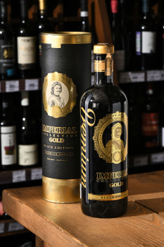 Imperial Collection Gold Black Edition - водка Империал Коллекшн Голд Блэк Эдишн 1 л в тубе