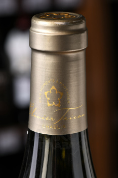 Maison Oliveir Les Clos Chablis Grand Cru - вино Мэзон Оливье Шабли Гран Крю Ле Кло 0.75 л белое сухое