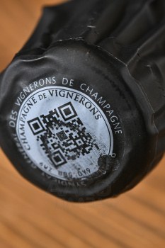 Hugues Godme a Verzenay Douce Reserve Premier Cru - шампанское Гуго Годми а Верзене Дус Резерв Премьер Крю 0.75 л белое сухое