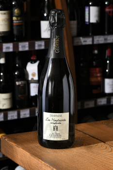 Champagne Geoffroy Les Houtrants Brut Nature Premier Cru - шампанское Шампань Жофруа Ле Утран Брют Натюр Премье Крю 0.75 л белое экстра брют в п/у