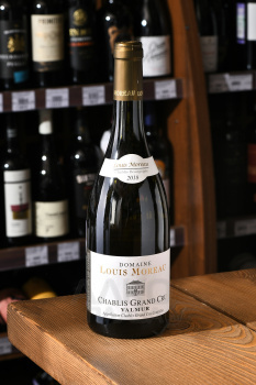 Domaine Louis Moreau Chablis Grand Cru Valmur AOC - вино Луи Моро Шабли Гран Крю Вальмур АОС 0.75 л белое сухое
