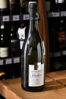 Victor Berard Chablis - вино Виктор Берар Шабли 2021 год 0.75 л сухое белое