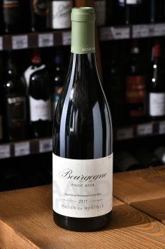 Bourgogne Pinot Noir AOC - вино Бургонь Пино Нуар АОС 0.75 л красное сухое