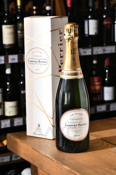 Laurent-Perrier La Cuvee Brut gift box - шампанское Лоран-Перье Брют Ла Кюве Брют 0.75 л в п/у