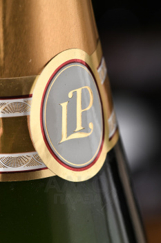 Laurent-Perrier La Cuvee Brut gift box - шампанское Лоран-Перье Брют Ла Кюве Брют 0.75 л в п/у