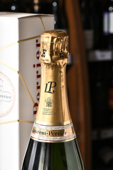 Laurent-Perrier La Cuvee Brut gift box - шампанское Лоран-Перье Брют Ла Кюве Брют 0.75 л в п/у