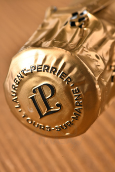 Laurent-Perrier La Cuvee Brut gift box - шампанское Лоран-Перье Брют Ла Кюве Брют 0.75 л в п/у