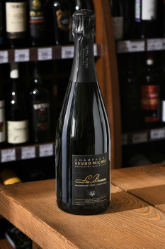 Champagne Bruno Michel Les Brousses Premier Cru Extra - шампанское Шампань Брюно Мишель Ле Брусс Премье Крю Экстра 0.75 л белое экстра брют