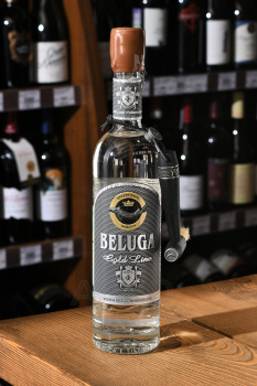 Beluga Gold Line - водка Белуга Золотая Линия 0.75 л с кисточкой