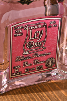 Ley 925 Rosa Blanco Premium - текила Лей 925 Роса Бланко Премиум 0.7 л в п/у
