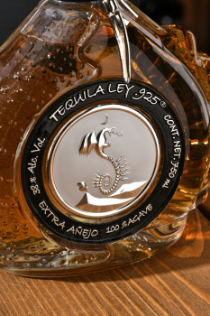 Ley 925 Diamond Extra Anejo Premium - текила Лей 925 Диамант Экстра Аньехо Премиум 0.75 л в п/у