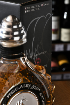 Ley 925 Diamond Extra Anejo Premium - текила Лей 925 Диамант Экстра Аньехо Премиум 0.75 л в п/у
