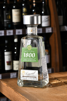 Jose Cuervo 1800 Coconut - ликер крепкий Хосе Куэрво 1800 Коконат 0.75 л