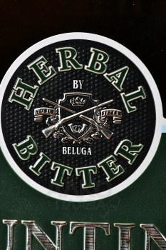 Beluga Hunting Herbal Bitter - ликер Белуга Хантинг Травяной Биттер 0.1 л