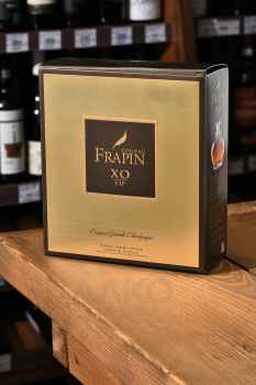 Frapin VIP XO Grande Champagne Premier Grand Cru Du Cognac (with box) - коньяк Фрапэн VIP XO Гранд Шампань Премье Гран Крю дю Коньяк 0.7 л (в коробке)