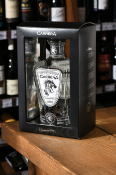 Carrera Reposado Cristalino - текила Каррера Репосадо Кристалино 0.75 л в п/у