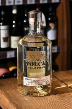 Volcan De Mi Tierra Anejo Cristalino - текила Волкан Де Ми Тьерра Аньехо Кристалино 0.7 л