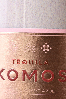Komos Reposado Rosa - текила Комос Репосадо Роса 0.7 л