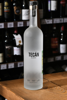 Tecan Tequila Blanco - текила Текан Бланко 0.7 л