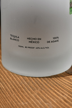 Tecan Tequila Blanco - текила Текан Бланко 0.7 л
