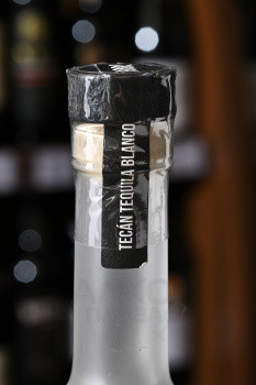 Tecan Tequila Blanco - текила Текан Бланко 0.7 л