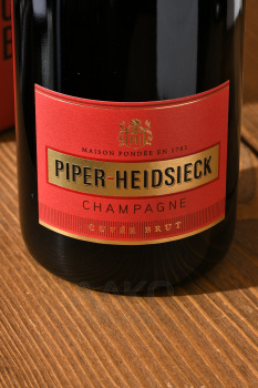 Piper Heidsieck Cuvee Brut gift box - шампанское Пайпер Хайдсик Брют 0.75 л в п/у