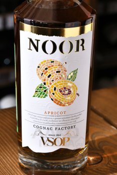 Noor Apricot - коньяк Нур Абрикос 0.5 л