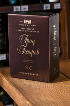 Коньяк Град Петров КС 0.5 л в п/у