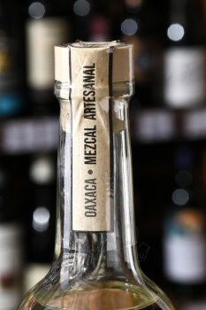Mezcal Artesanal Noble Coyote Espadin - мескаль Артесаналь Нобль Койоте Эспадин 0.7 л
