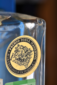 Antigua Cruz Anejo Cristalino 100% Agave Azul - текила Антигуа Круз Аньехо Кристалино 100% Агаве Азуль 0.75 л в п/у