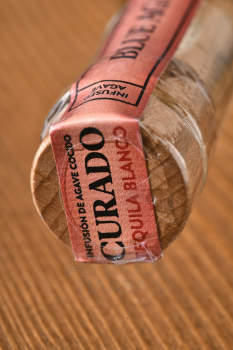 Curado Blanco 100% Blue Agave - текила Курадо Бланко 100% Блю Агава 0.7 л